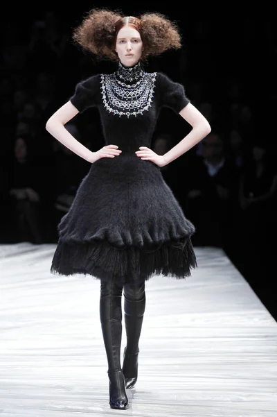 Look 3